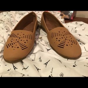 A2 by Aerosoles cut out slip ons